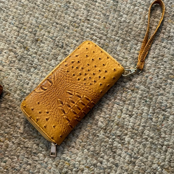 Zipper Wallet - Picture 1 of 6